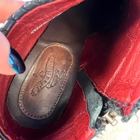 🚫SOLD! |•FREEBIRD🦅BY STEVEN•| GORGEOUS DETROIT Black Snake Booties Size 10 - Picture 12 of 16